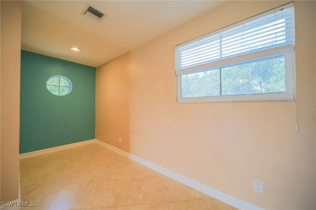 800 Diamond Circle Naples FL 34110