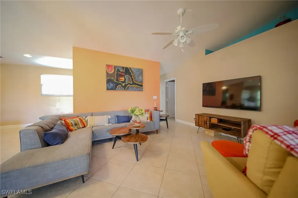 800 Diamond Circle Naples FL 34110