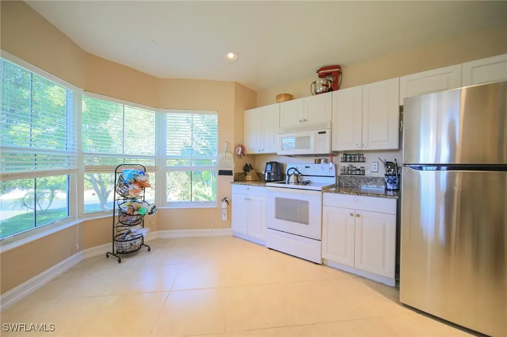 800 Diamond Circle Naples FL 34110