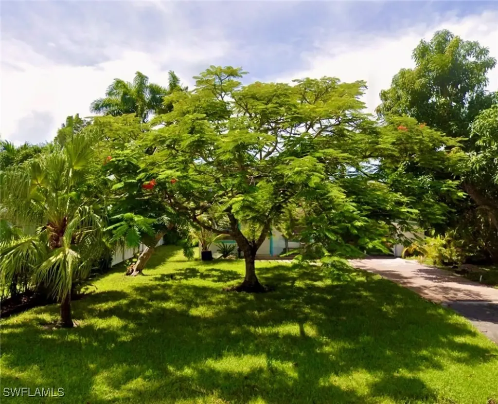 774 11th Avenue S Naples FL 34102