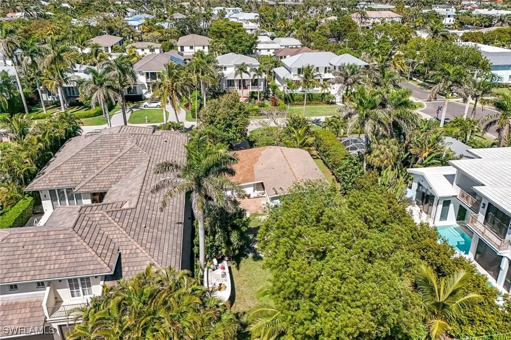 774 11th Avenue S Naples FL 34102