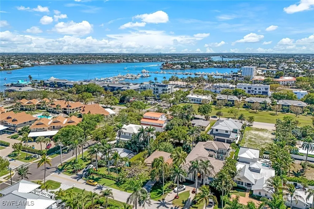 774 11th Avenue S Naples FL 34102
