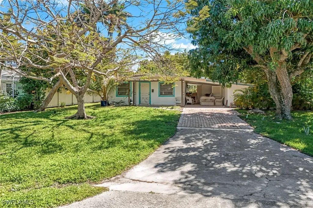 774 11th Avenue S Naples FL 34102