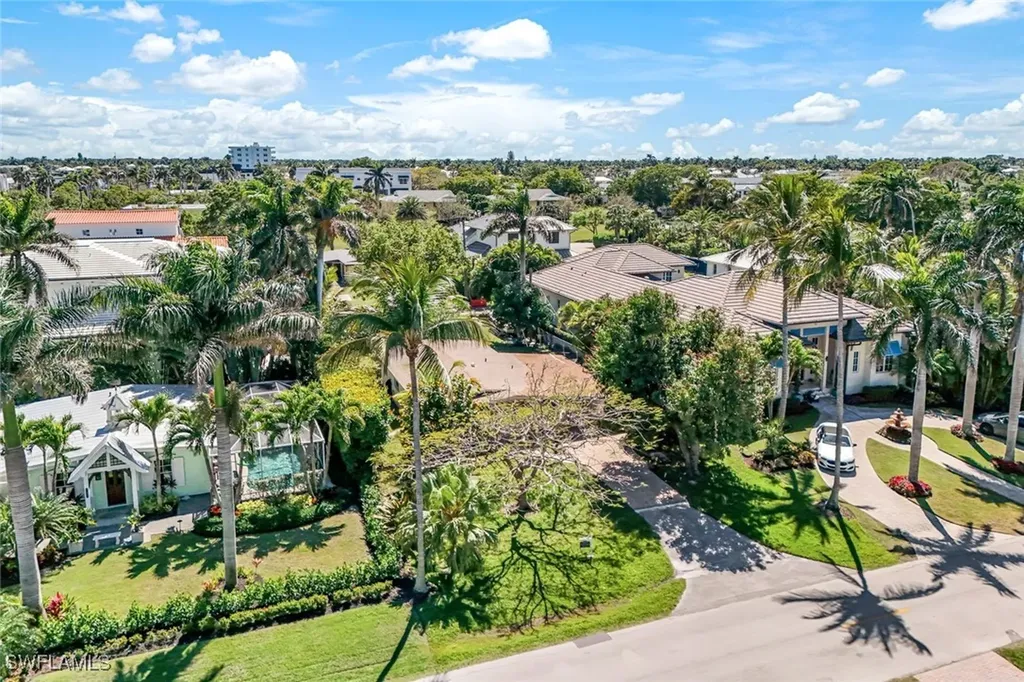 774 11th Avenue S Naples FL 34102