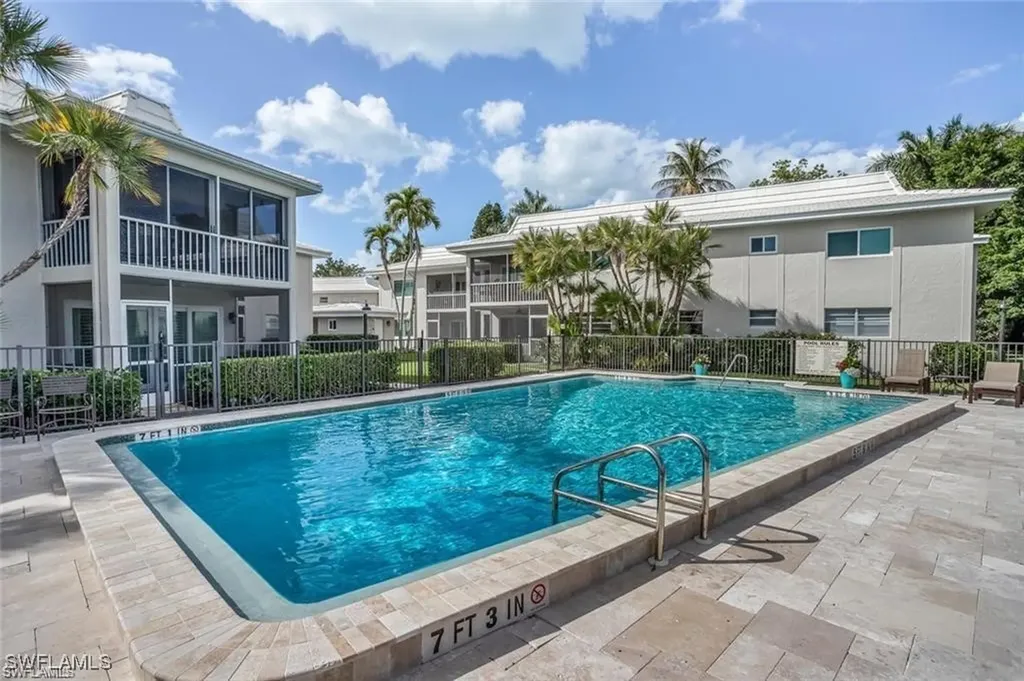 4170 Crayton Road Naples FL 34103