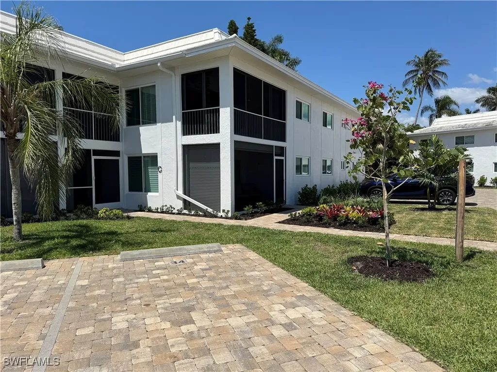 4170 Crayton Road Naples FL 34103