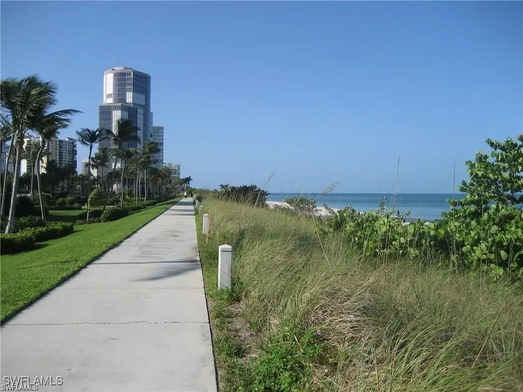 4170 Crayton Road Naples FL 34103