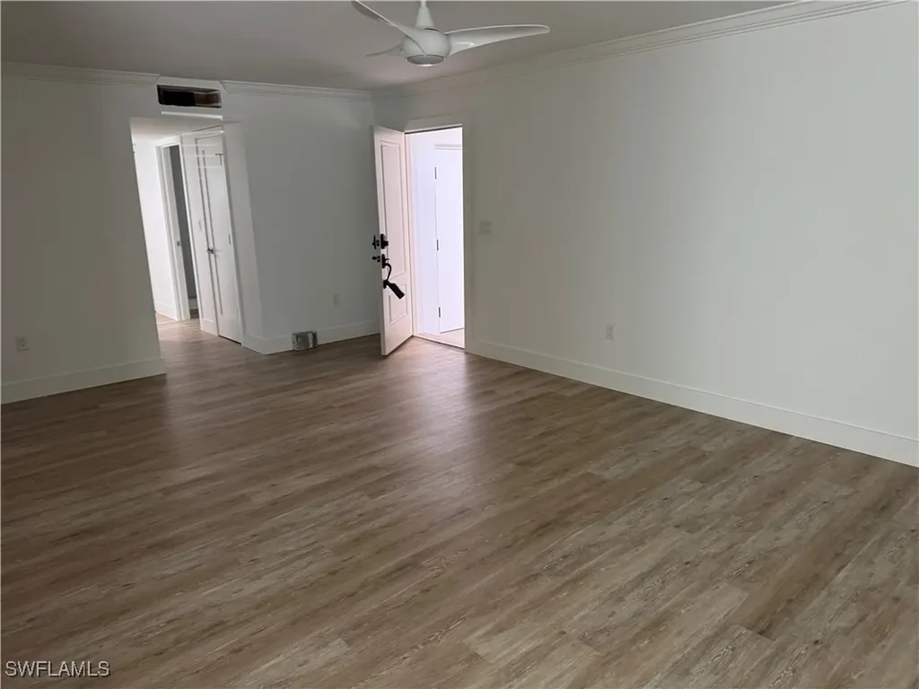 4170 Crayton Road Naples FL 34103