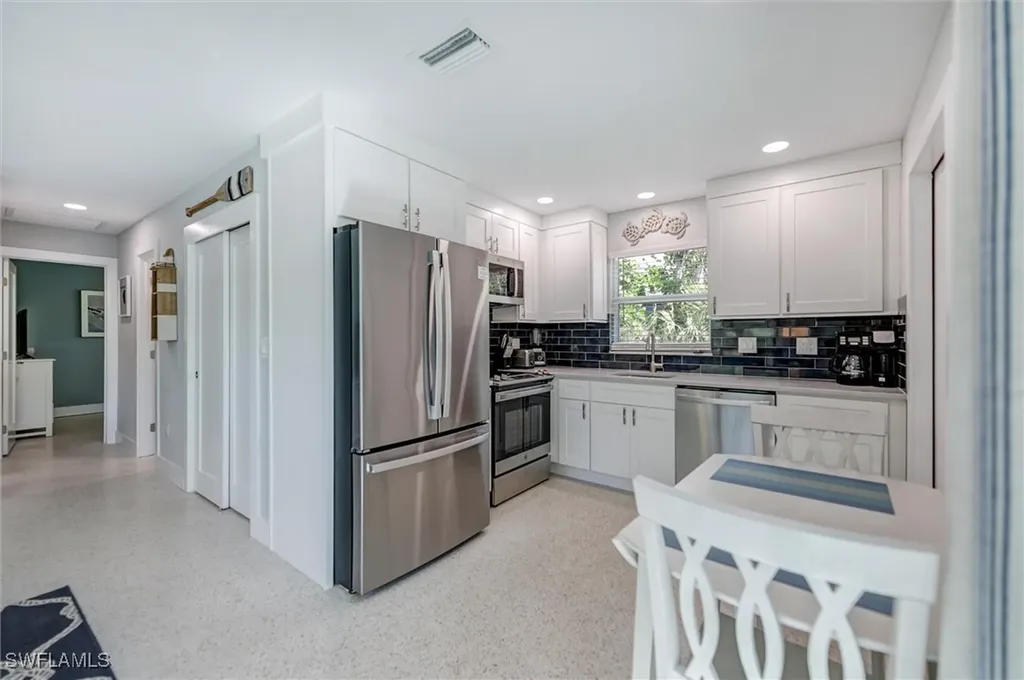 1012/1014 E Gulf Drive Sanibel FL 33957