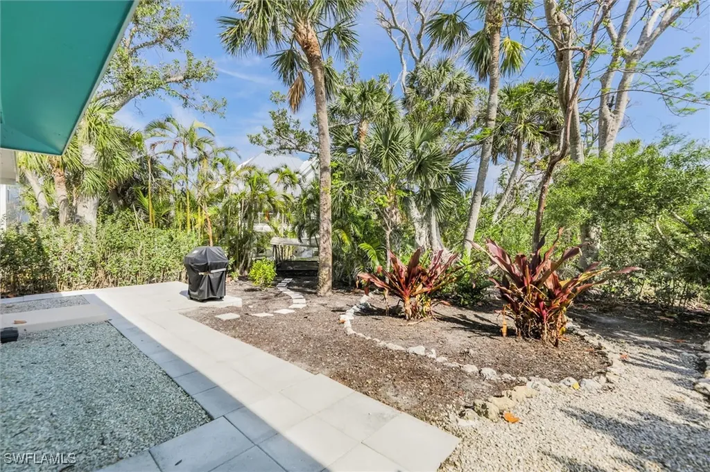 1012/1014 E Gulf Drive Sanibel FL 33957