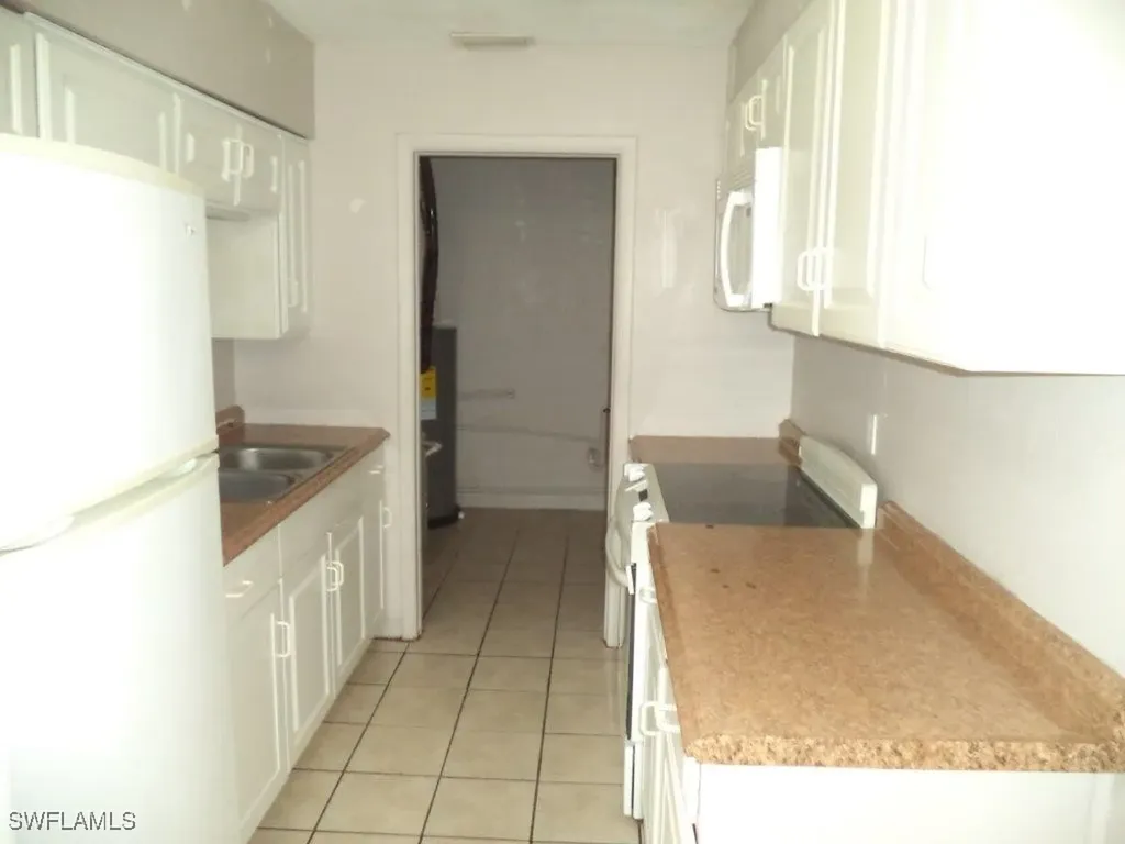 981 Lakeview Drive North Fort Myers FL 33903