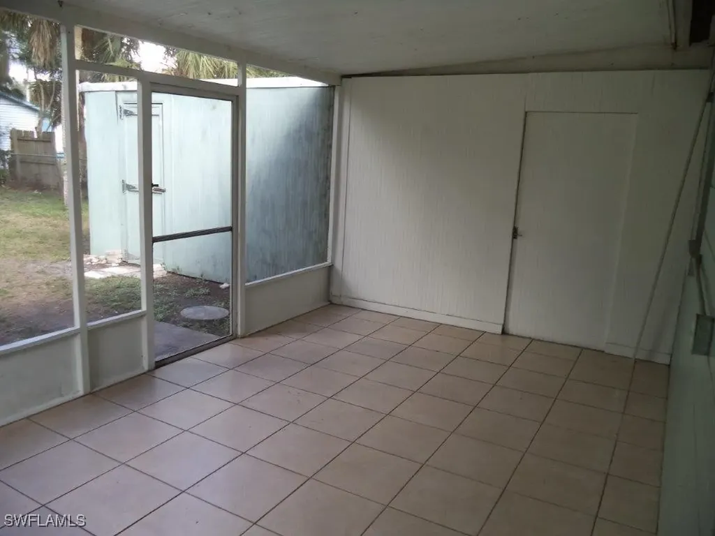 981 Lakeview Drive North Fort Myers FL 33903