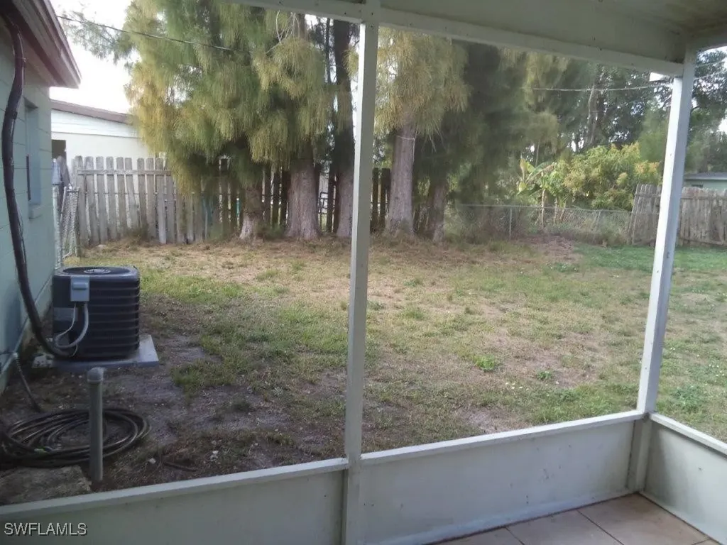 981 Lakeview Drive North Fort Myers FL 33903