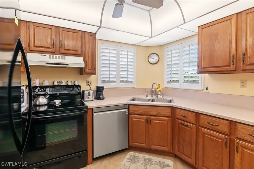 29 High Point Circle E Naples FL 34103