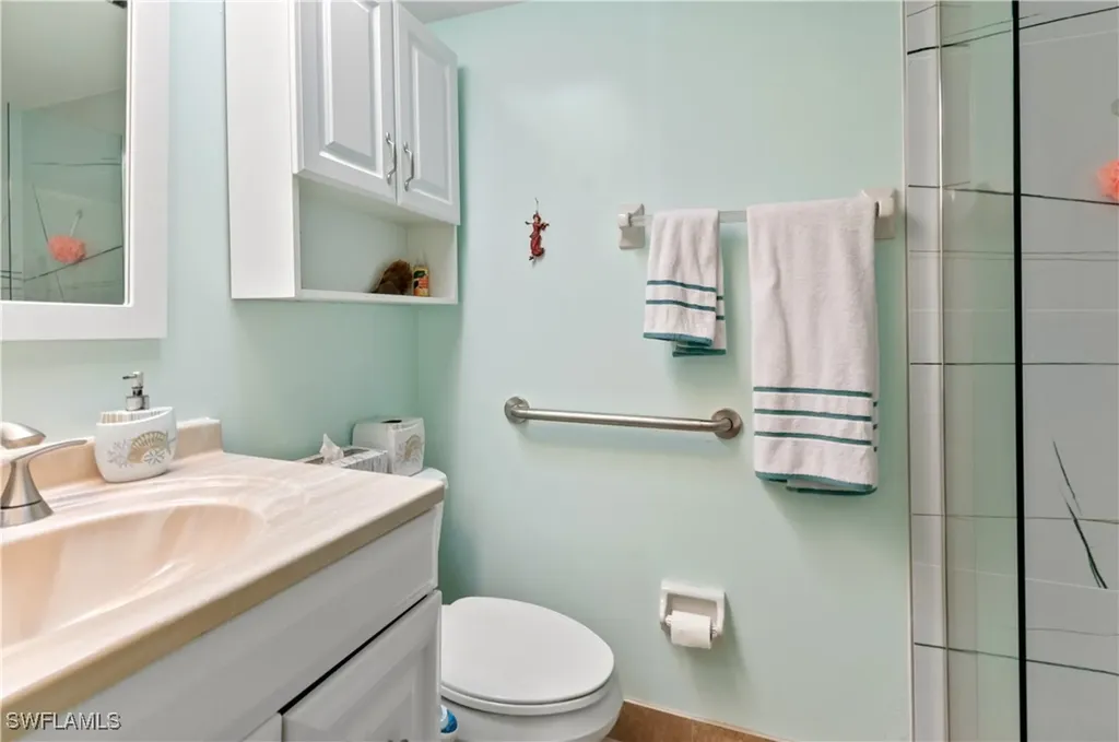 29 High Point Circle E Naples FL 34103