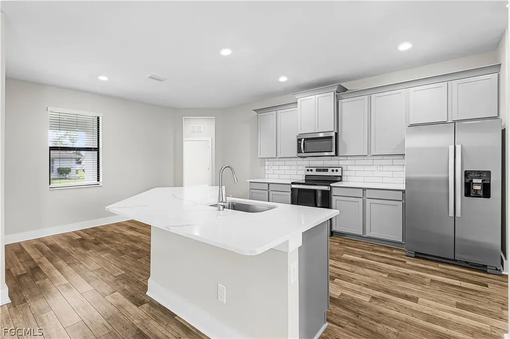 4521 Agualinda Boulevard Cape Coral FL 33914