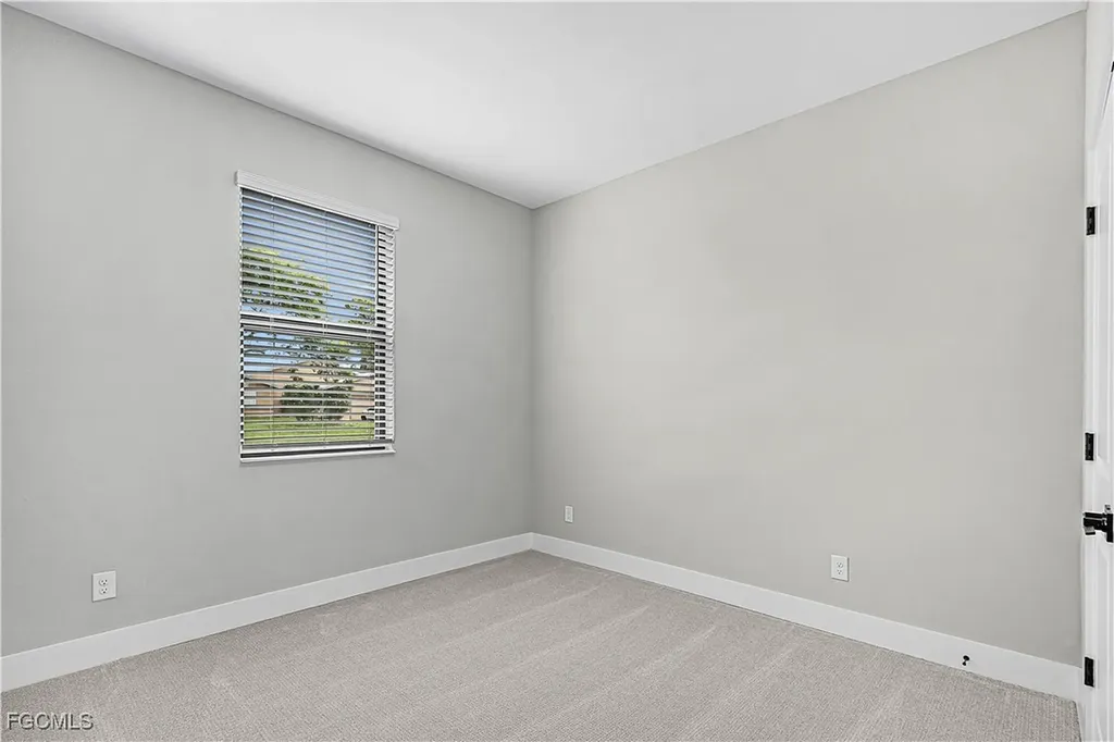 605 SW 21st Terrace Cape Coral FL 33991