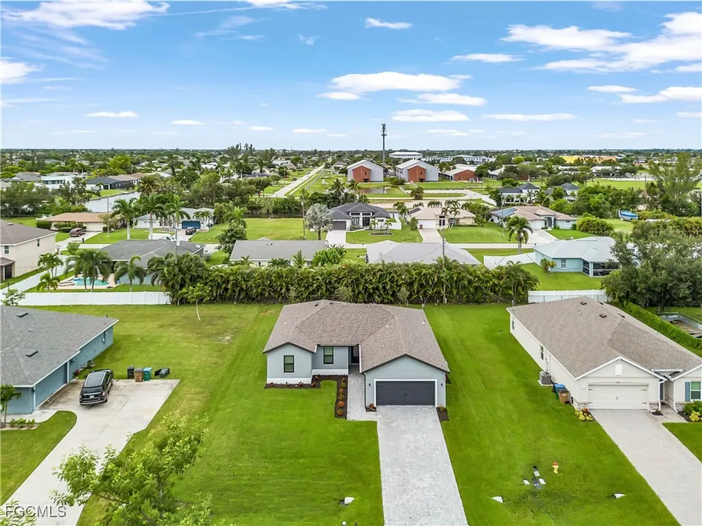 605 SW 21st Terrace Cape Coral FL 33991