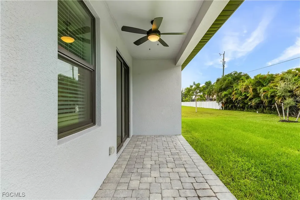 605 SW 21st Terrace Cape Coral FL 33991
