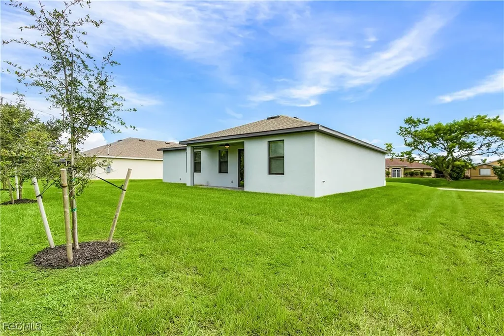 605 SW 21st Terrace Cape Coral FL 33991