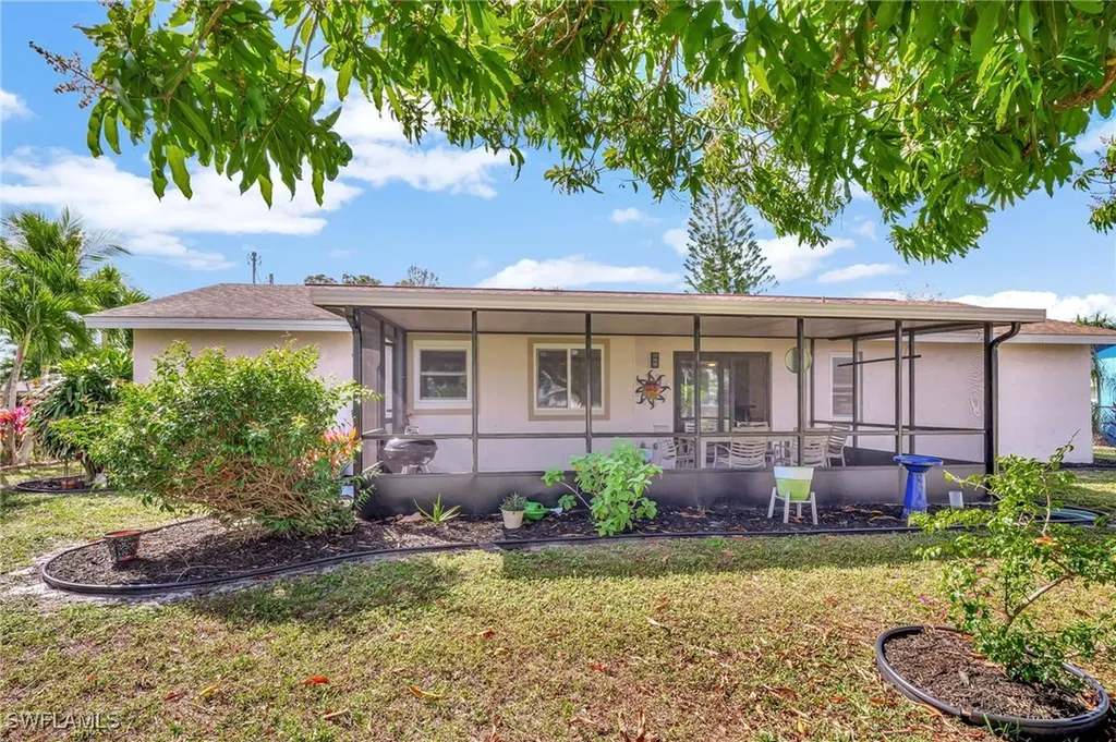 1903 SE 15th Street Cape Coral FL 33990
