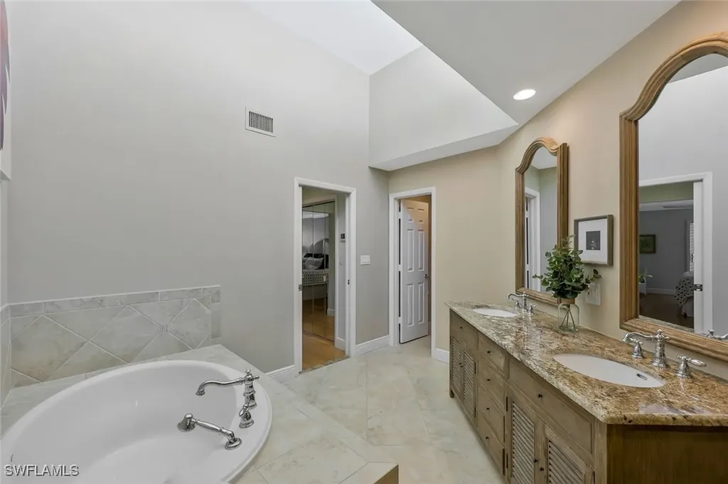 7089 Villa Lantana Way Naples FL 34108