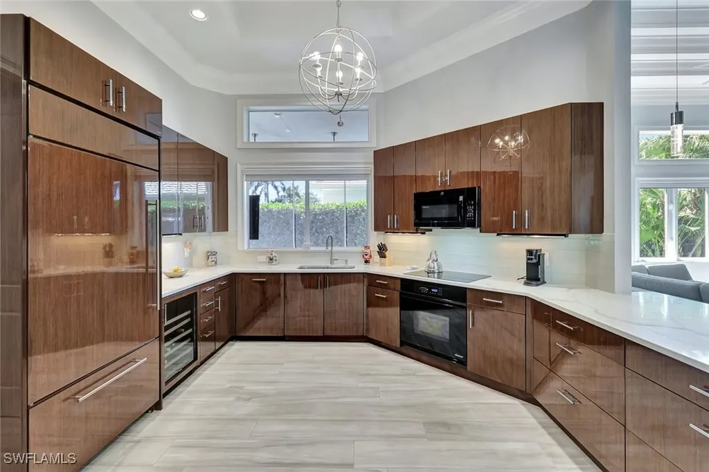 700 Park Shore Drive Naples FL 34103