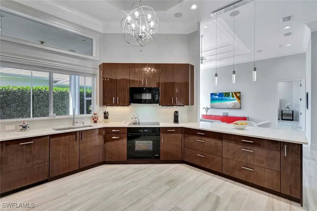700 Park Shore Drive Naples FL 34103