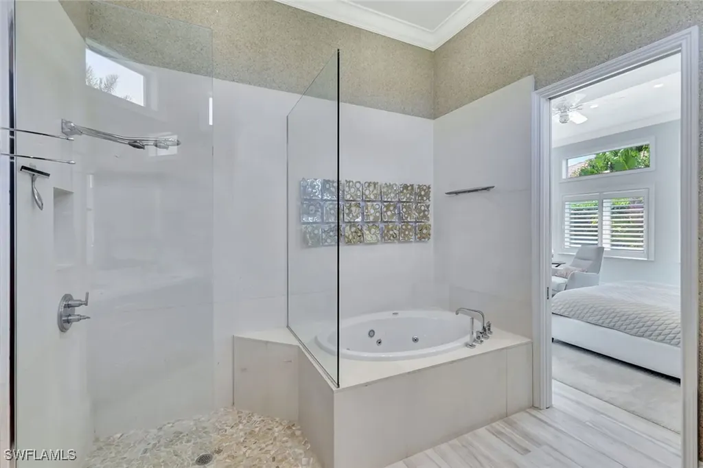 700 Park Shore Drive Naples FL 34103