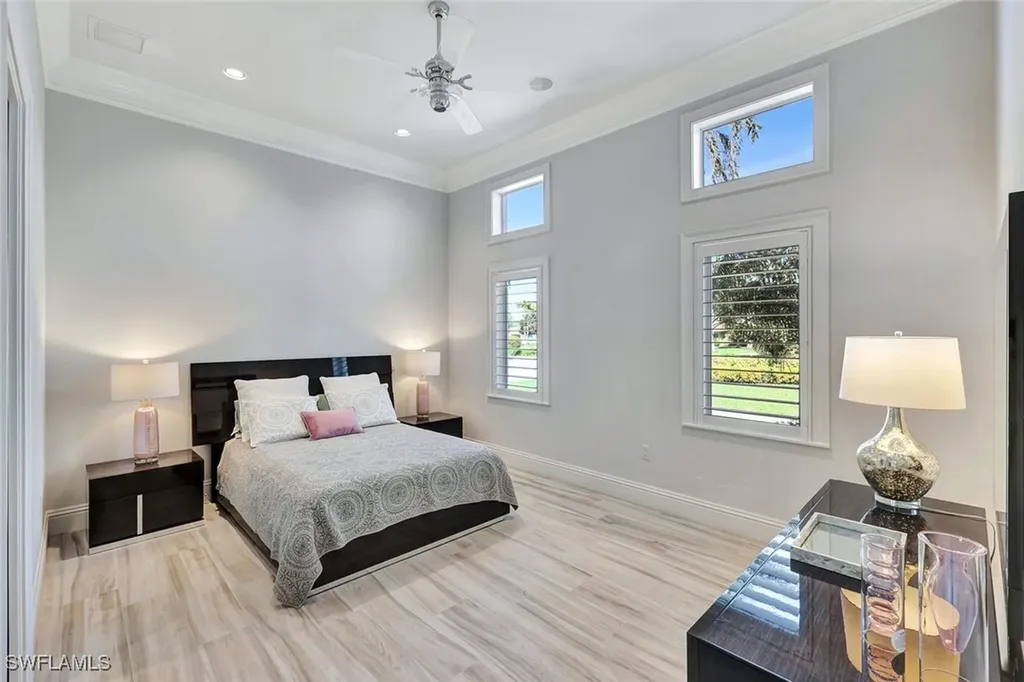700 Park Shore Drive Naples FL 34103
