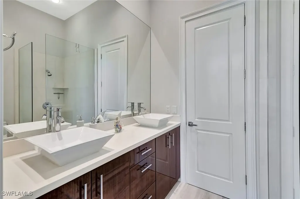 700 Park Shore Drive Naples FL 34103