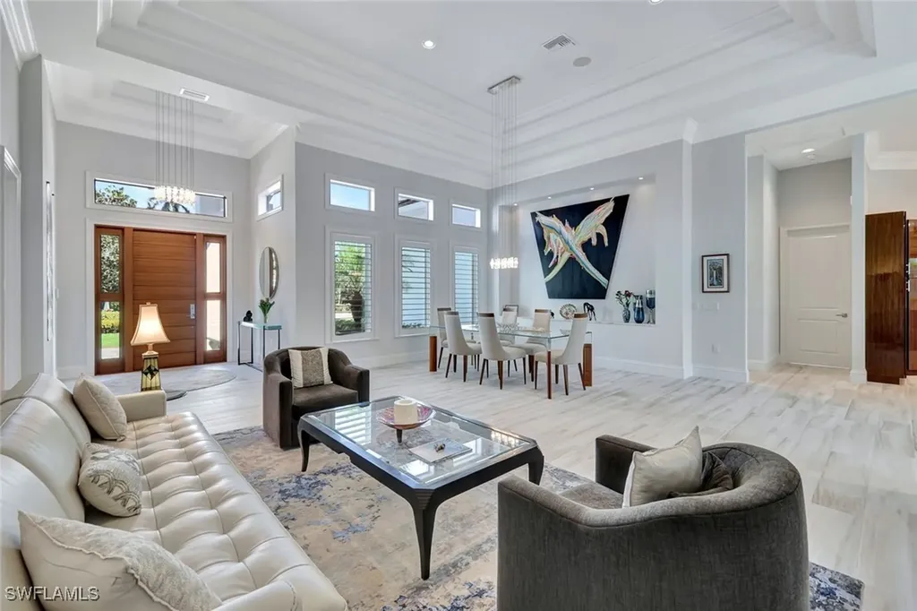 700 Park Shore Drive Naples FL 34103