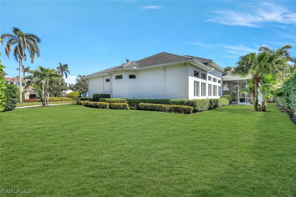 700 Park Shore Drive Naples FL 34103