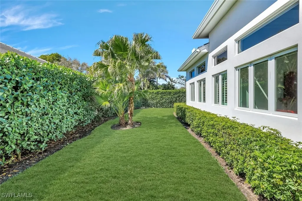 700 Park Shore Drive Naples FL 34103