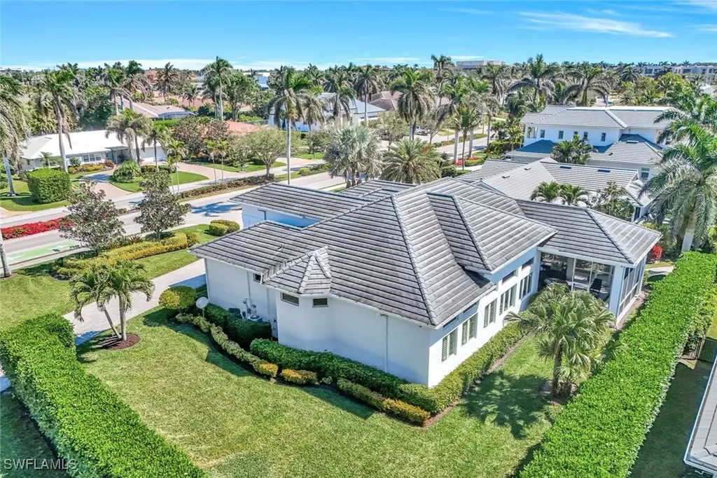 700 Park Shore Drive Naples FL 34103