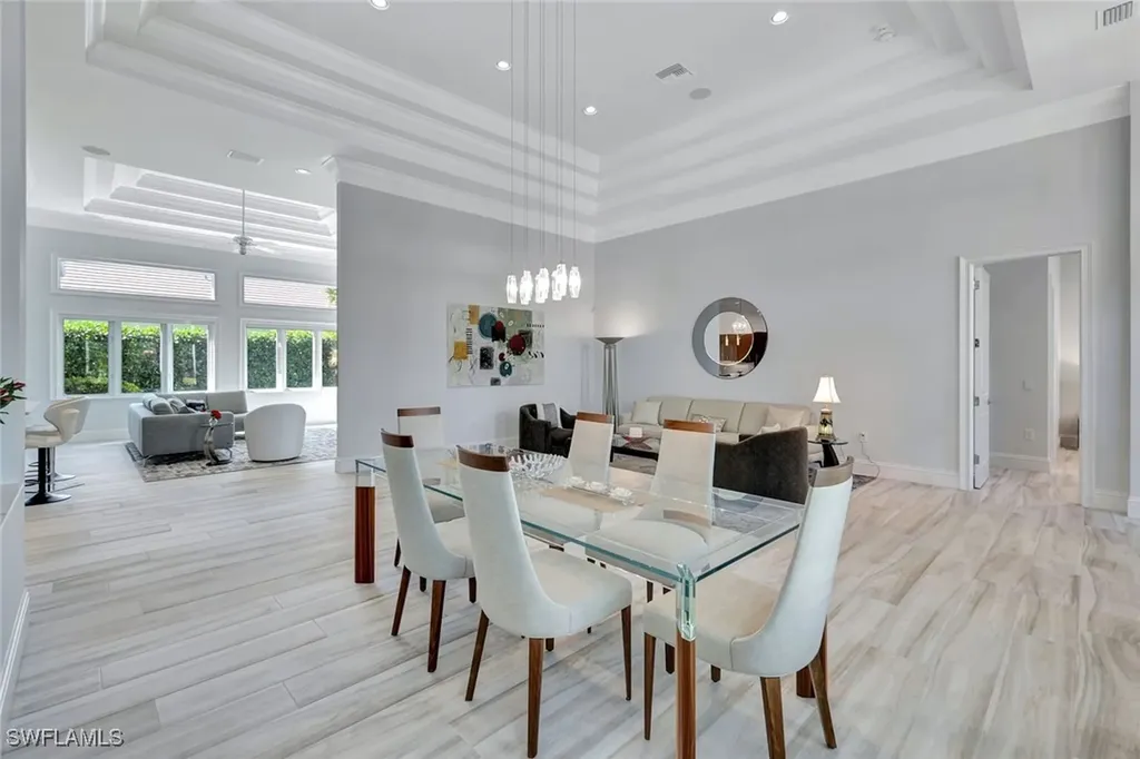 700 Park Shore Drive Naples FL 34103