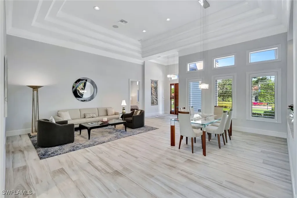700 Park Shore Drive Naples FL 34103