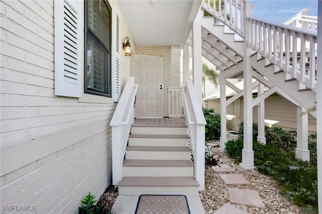 542 10th Avenue S Naples FL 34102