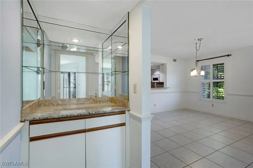 542 10th Avenue S Naples FL 34102