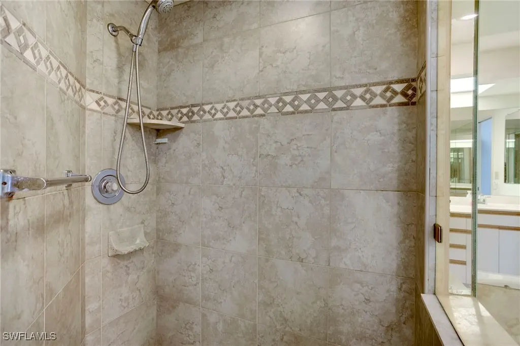 542 10th Avenue S Naples FL 34102