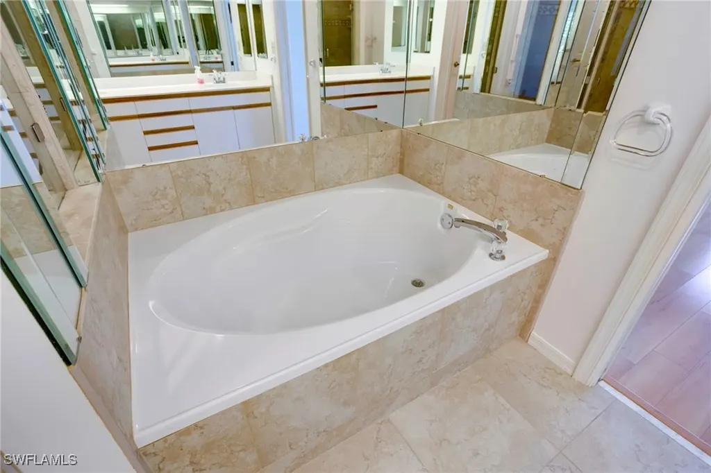 542 10th Avenue S Naples FL 34102