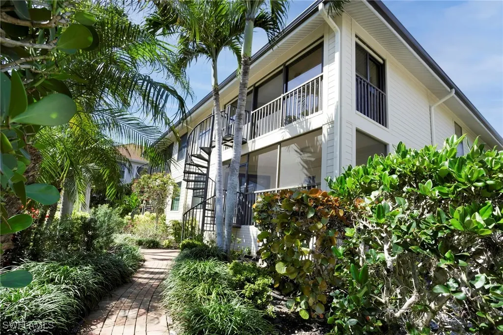 542 10th Avenue S Naples FL 34102