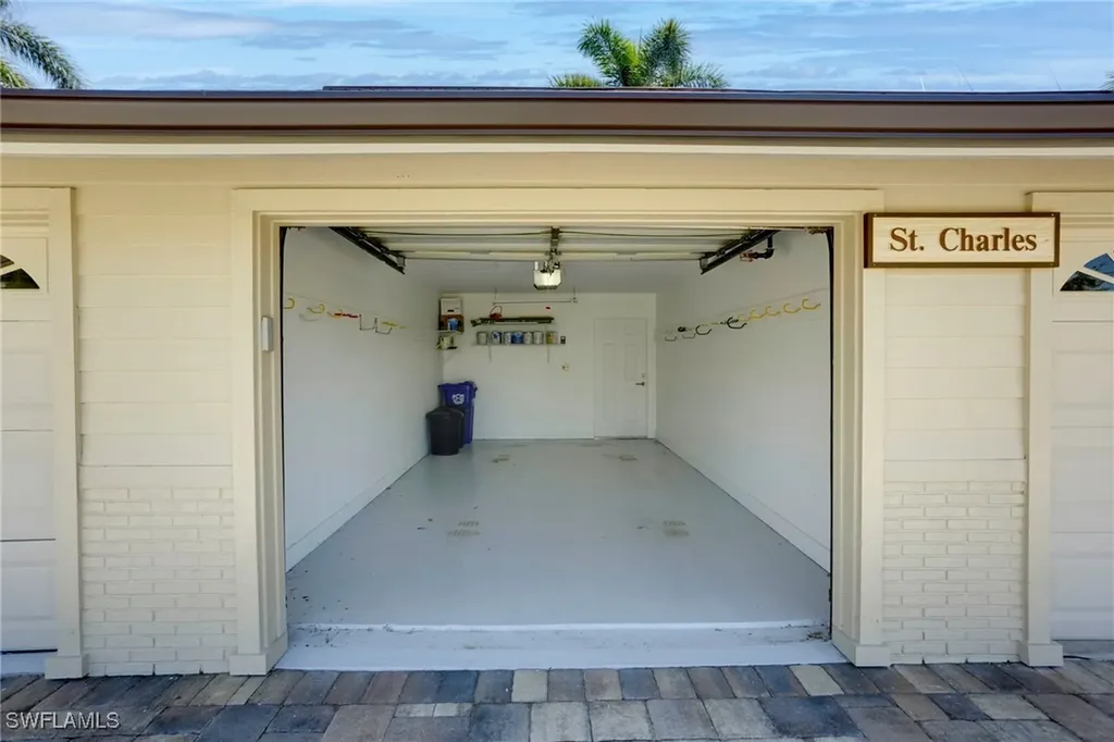 542 10th Avenue S Naples FL 34102