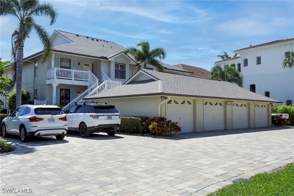 542 10th Avenue S Naples FL 34102