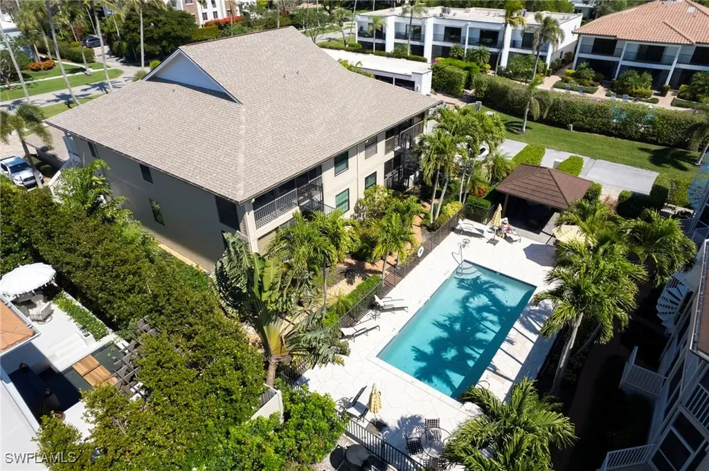 542 10th Avenue S Naples FL 34102