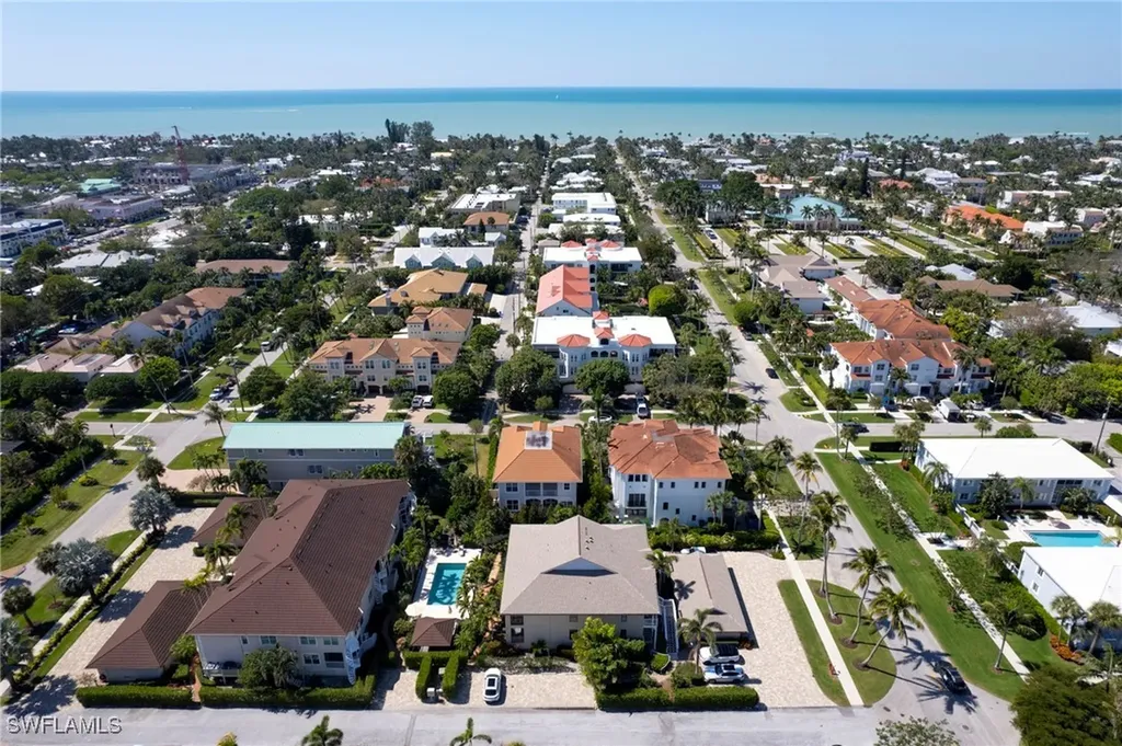542 10th Avenue S Naples FL 34102
