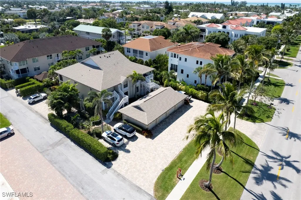 542 10th Avenue S Naples FL 34102