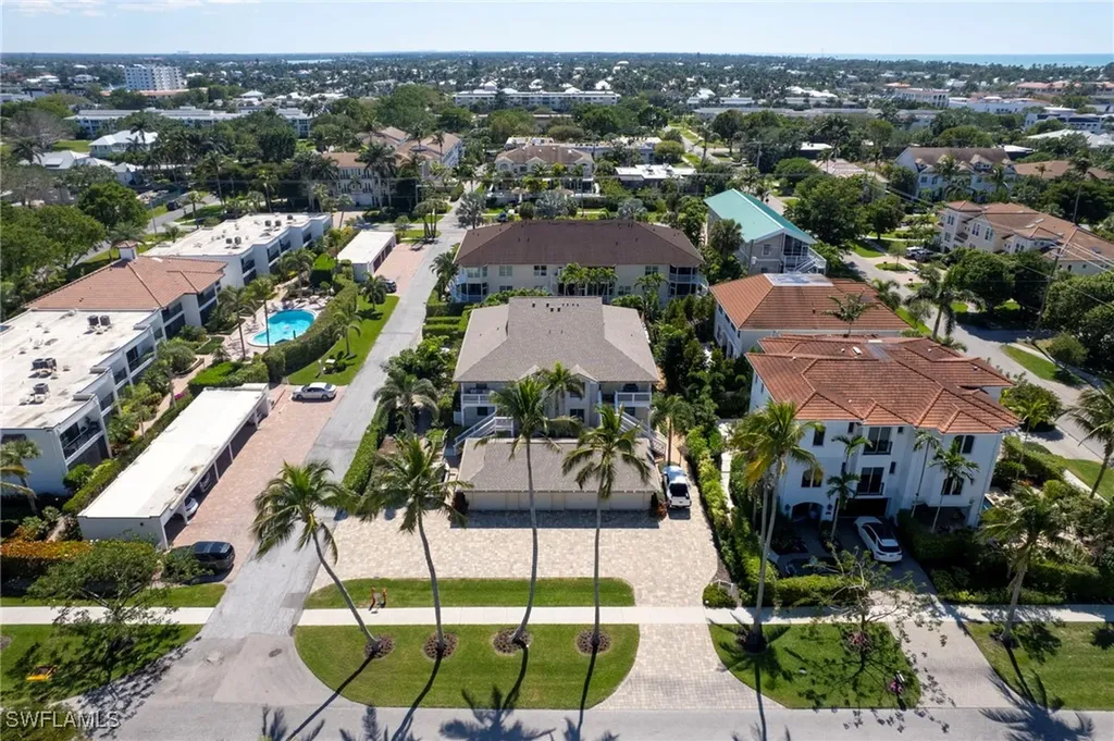 542 10th Avenue S Naples FL 34102