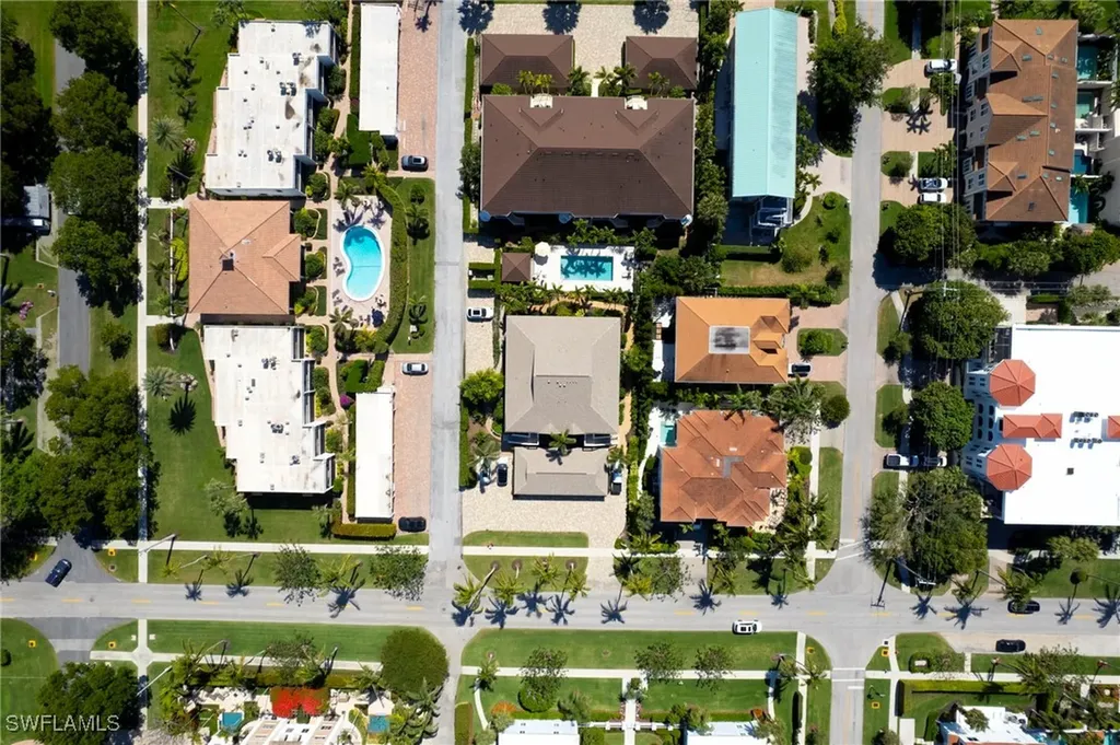 542 10th Avenue S Naples FL 34102