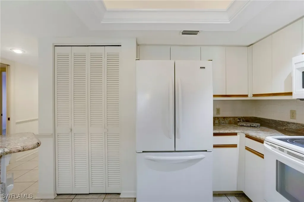 542 10th Avenue S Naples FL 34102